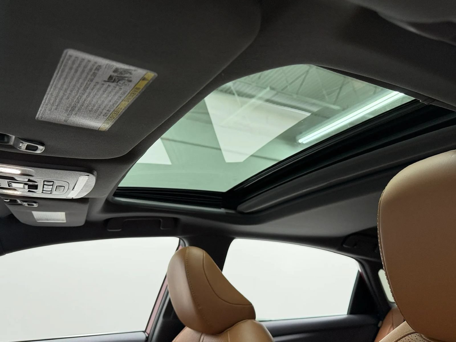 Used 2022 Toyota Avalon Limited w/ Advanced Safety Package FWD image 19