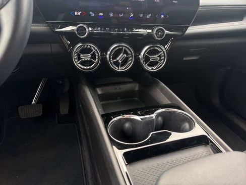 Used 2024 Chevrolet Blazer EV LT image 15