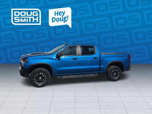 Used 2022 Chevrolet Silverado 1500 ZR2 w/ Technology Package AWD/4WD image 2