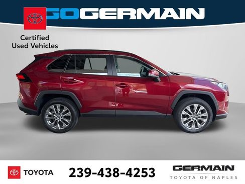 Used 2021 Toyota RAV4 XLE Premium image 8