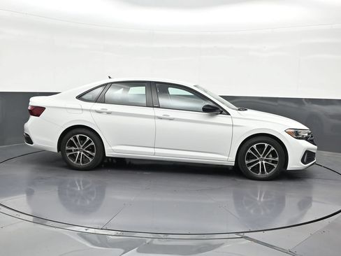 Used 2023 Volkswagen Jetta Sport FWD image 6