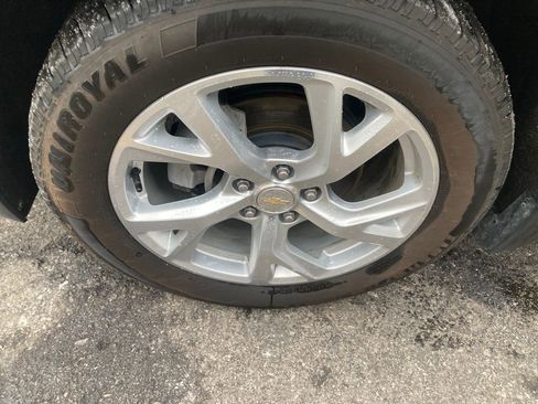 Used 2021 Chevrolet Equinox Premier image 32