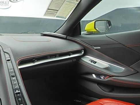 Used 2022 Chevrolet Corvette Stingray Coupe w/ 1LT RWD image 11