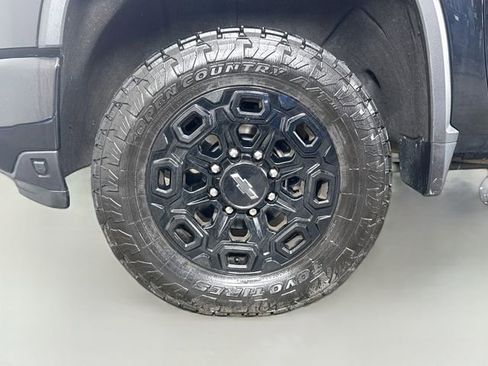 Used 2024 Chevrolet Silverado 2500 LTZ w/ LTZ Plus Package AWD/4WD image 34