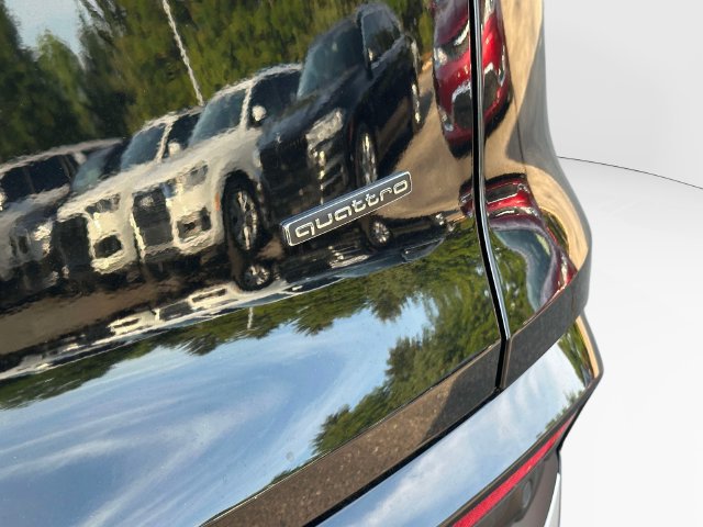 Certified 2025 Audi Q5 Premium AWD/4WD image 11