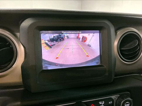 Used 2021 Jeep Wrangler Unlimited Sport image 23