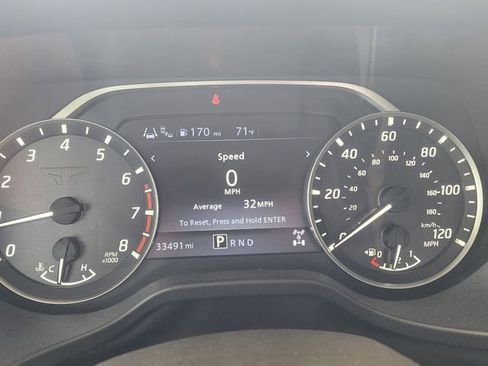 Used 2024 Nissan Titan SV AWD/4WD image 26