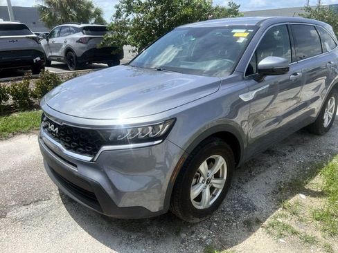 Certified 2023 Kia Sorento LX FWD image 2