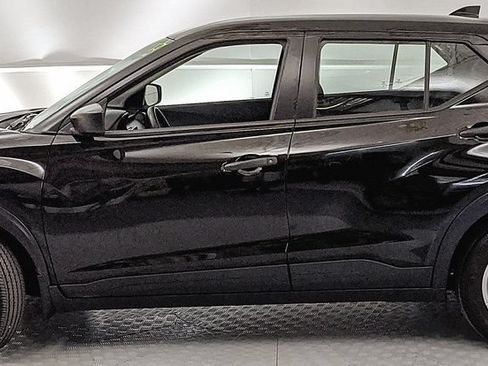 Used 2024 Nissan Kicks S FWD image 5