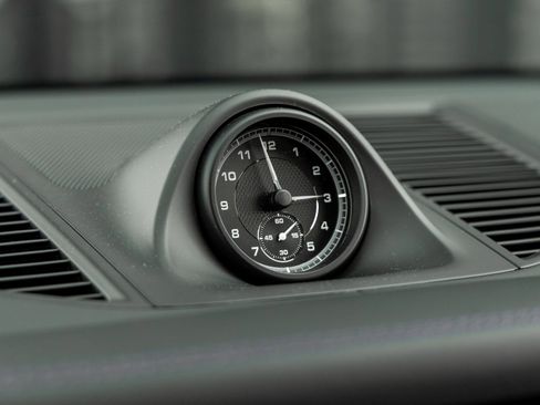 Certified 2024 Porsche Macan S image 30