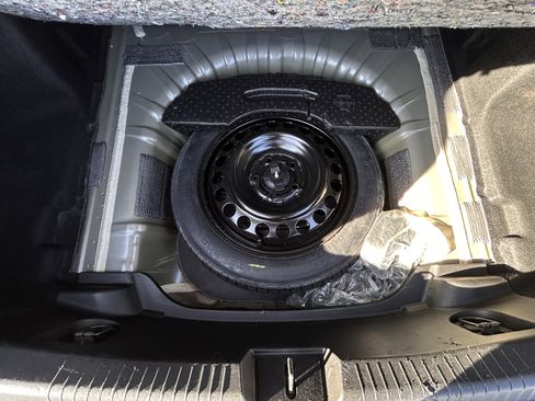 Used 2023 Chevrolet Malibu LT image 9