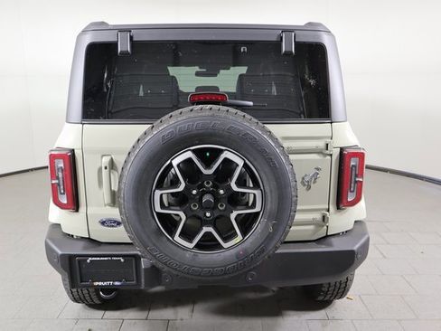 New 2025 Ford Bronco Outer Banks image 6