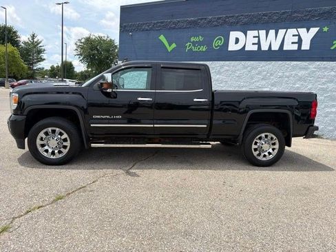 Used 2019 GMC Sierra 2500 Denali AWD/4WD image 2