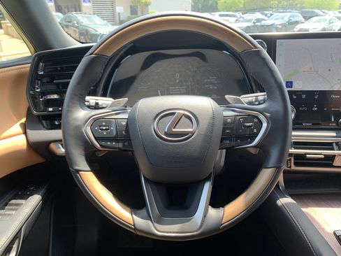 Used 2025 Lexus RX 350 Premium w/ Accessory Package (Z1) FWD image 18