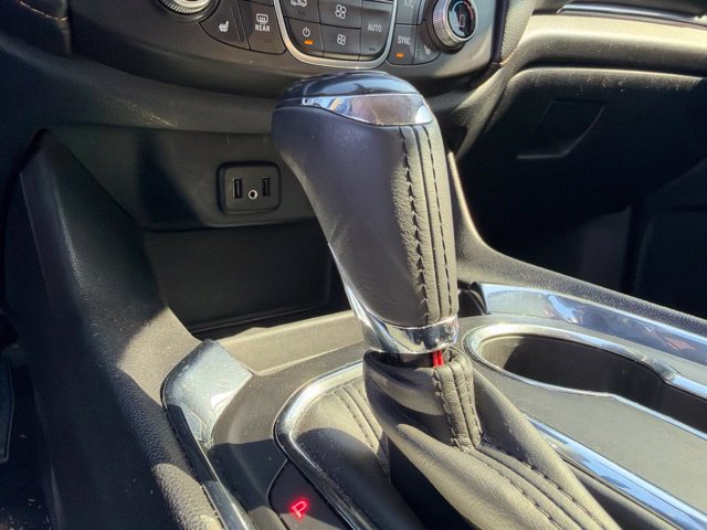 Used 2018 Chevrolet Traverse LT FWD image 21