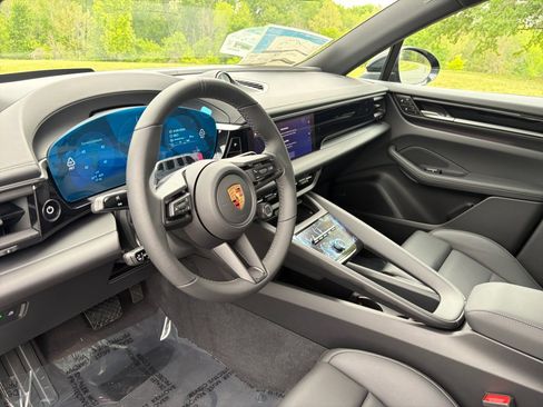 New 2026 Porsche Macan 4 Electric AWD/4WD image 15
