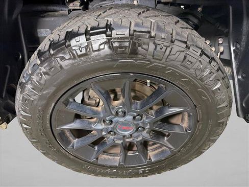 Used 2022 Toyota Tundra SR5 w/ SR5 Premium Package AWD/4WD image 17