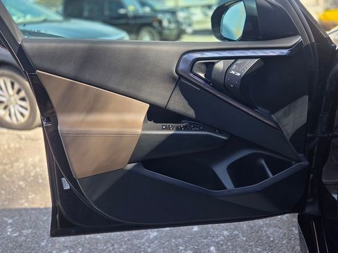 Used 2025 BMW X3 xDrive30i image 12