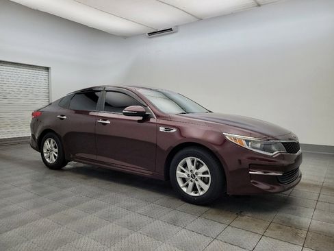 Used 2017 Kia Optima LX image 11