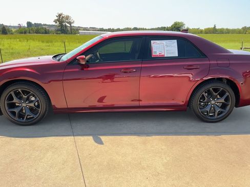 Used 2023 Chrysler 300 Touring L w/ Safetytec Plus Group image 5