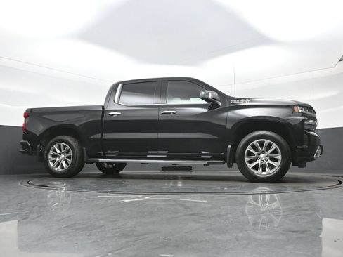 Used 2021 Chevrolet Silverado 1500 High Country w/ Technology Package AWD/4WD image 32