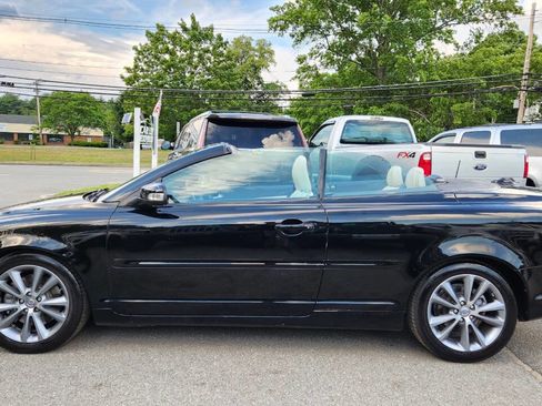 Used 2012 Volvo C70 T5 w/ Climate Pkg image 9