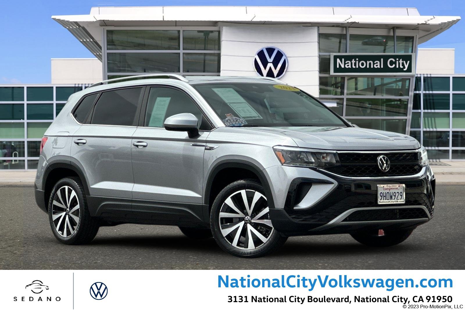 Used 2023 Volkswagen Taos SE FWD image 1