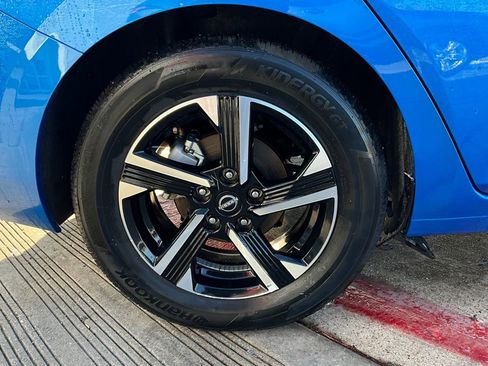 Used 2025 Nissan Sentra SV image 9