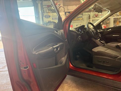 Used 2014 Ford Escape SE image 11