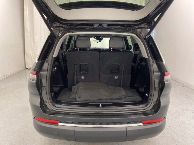 Used 2023 Jeep Grand Cherokee L Limited AWD/4WD image 41