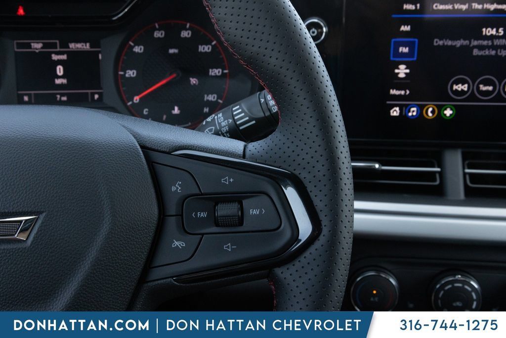 New 2026 Chevrolet Trax RS w/ Sunroof Package FWD image 7