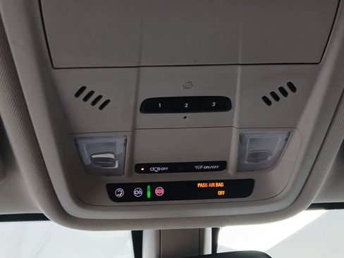 Used 2019 Buick Regal Essence w/ Driver Confidence Package I image 12