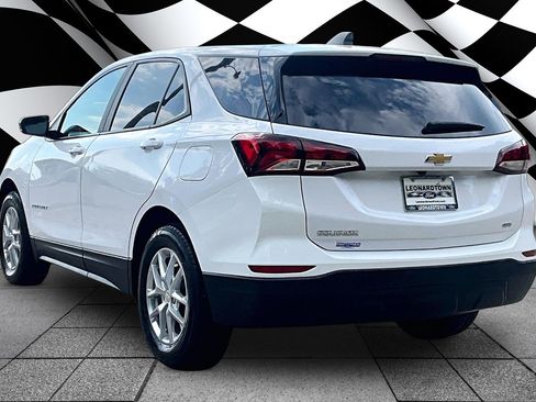 Used 2023 Chevrolet Equinox LS w/ LS Convenience Package AWD/4WD image 12
