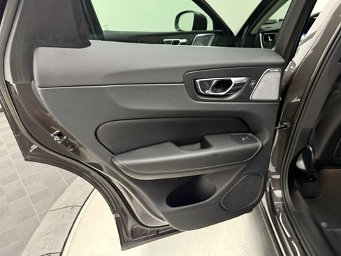 Certified 2023 Volvo XC60 B5 Ultimate AWD/4WD image 22