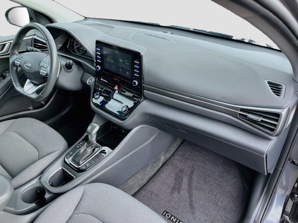 Used 2020 Hyundai Ioniq SE FWD image 27