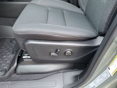 New 2026 RAM 1500 4x4 Crew Cab image 12