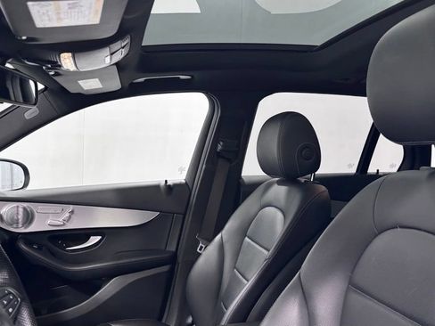 Used 2019 Mercedes-Benz GLC 300 4MATIC image 12