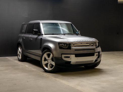 Used 2024 Land Rover Defender 110 SE AWD/4WD image 9