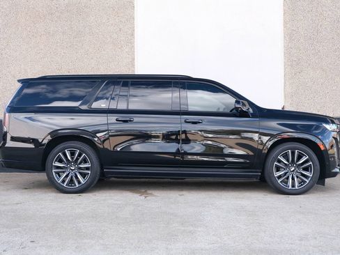 Used 2021 Cadillac Escalade ESV Sport w/ Driver Assist Tech Package RWD image 11