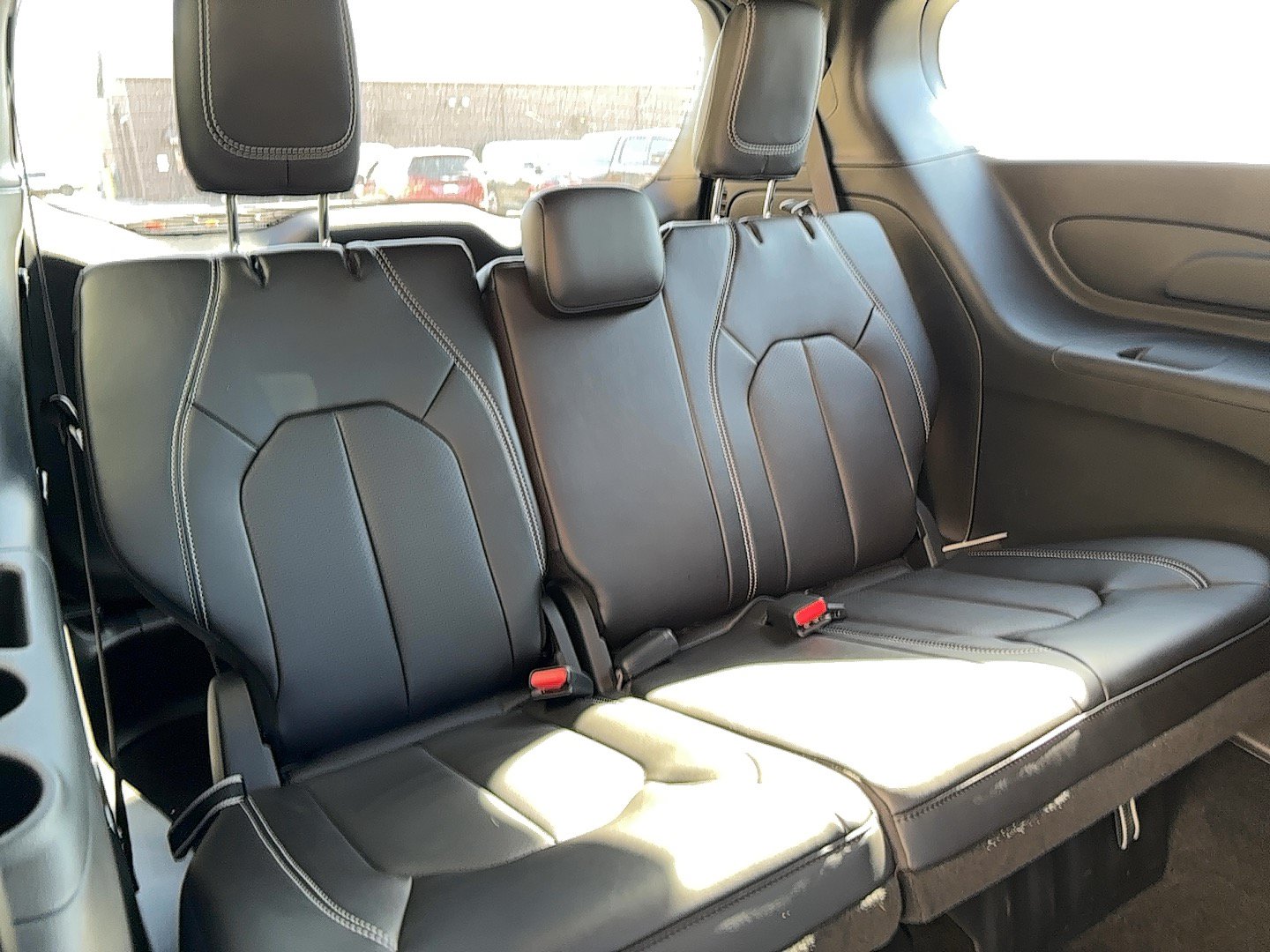 New 2026 Chrysler Pacifica Select AWD/4WD image 10