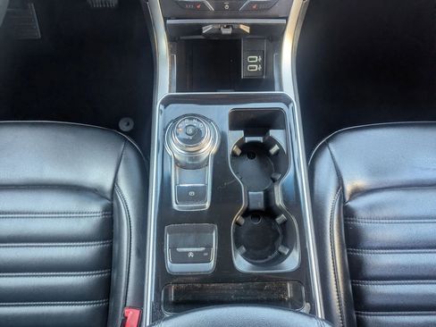 Used 2020 Ford Edge SEL image 13