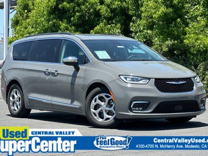 Certified 2023 Chrysler Pacifica Limited