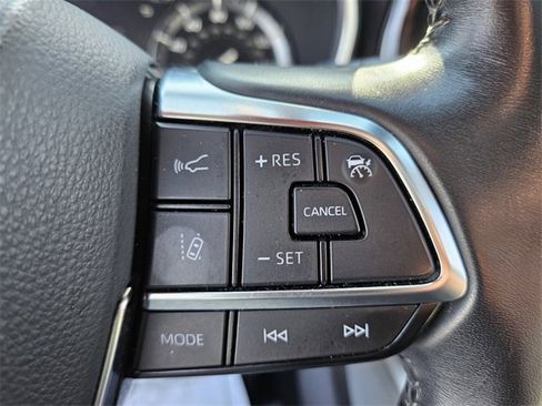 Used 2021 Toyota Highlander XLE image 26