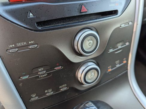 Used 2014 Ford Edge SEL w/ Equipment Group 205A FWD image 19