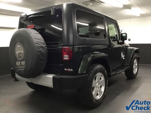 Used 2011 Jeep Wrangler Sahara w/ Dual Top Group AWD/4WD image 10