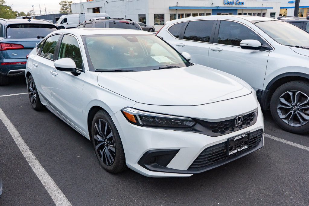 Used 2024 Honda Civic EX-L image 3