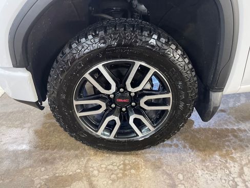 Used 2022 GMC Sierra 1500 AT4 AWD/4WD image 11