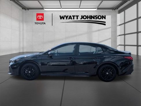 Used 2026 Toyota Camry SE FWD image 2