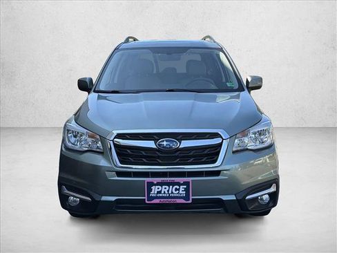 Used 2018 Subaru Forester 2.5i Limited AWD/4WD image 2