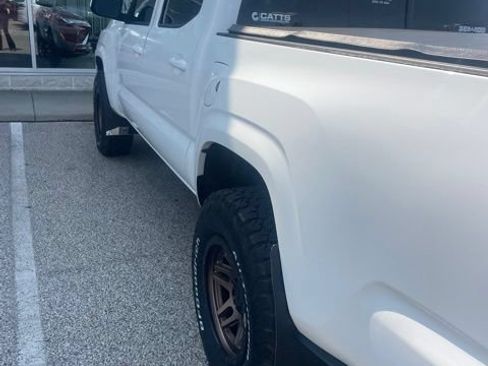 Used 2023 Toyota Tacoma SR AWD/4WD image 14